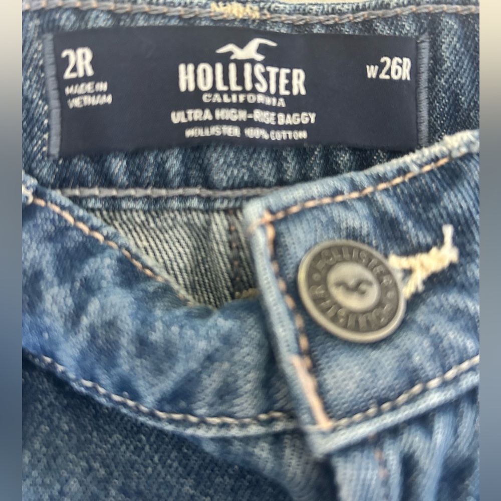 Hollister Women's Ultra High Rise Baggy Jeans